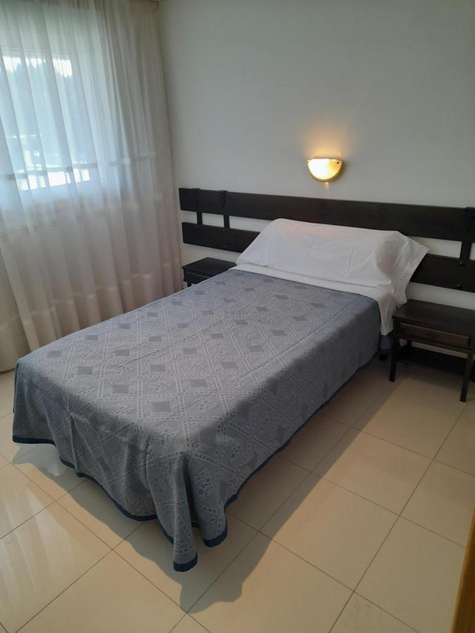 Hotel Os Carballos Сигуейро Екстериор снимка