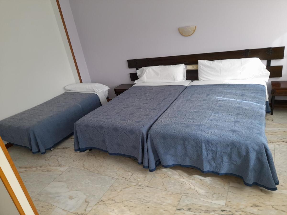 Hotel Os Carballos Сигуейро Екстериор снимка