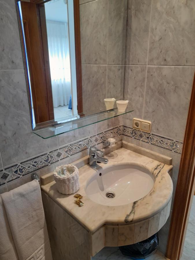 Hotel Os Carballos Сигуейро Екстериор снимка