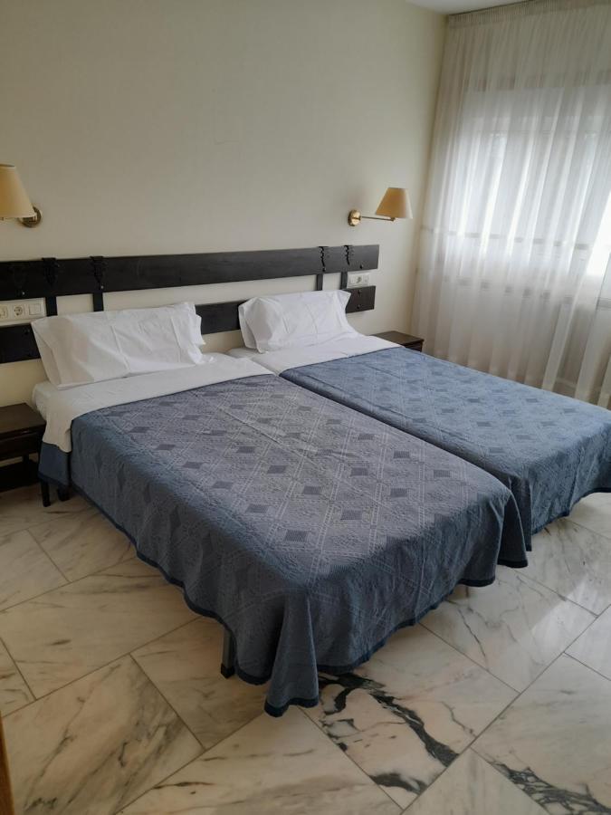 Hotel Os Carballos Сигуейро Екстериор снимка
