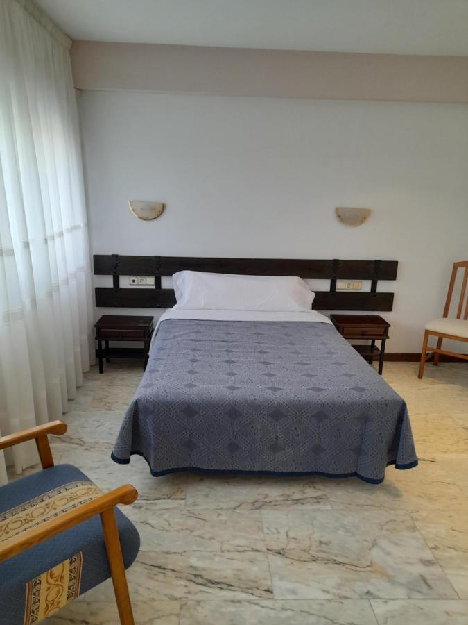 Hotel Os Carballos Сигуейро Екстериор снимка