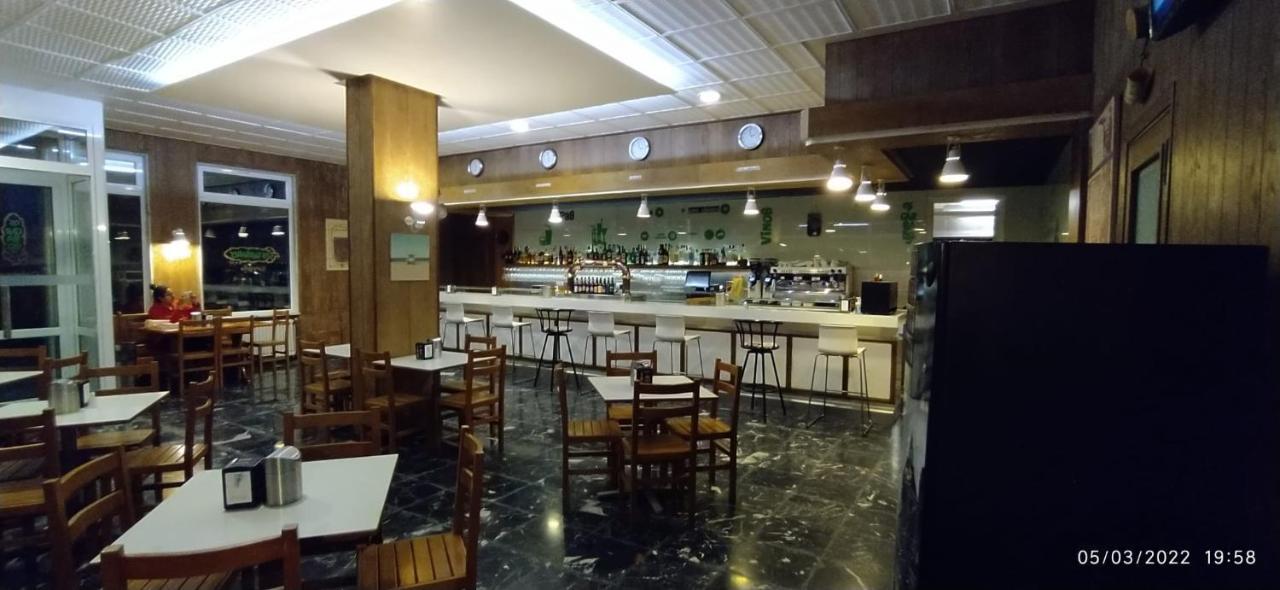 Hotel Os Carballos Сигуейро Екстериор снимка